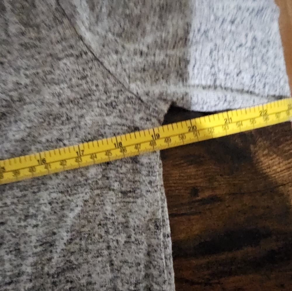 NEW It's Our Time Gray Open Cardigan Sweater Medium - Picture 6 of 7